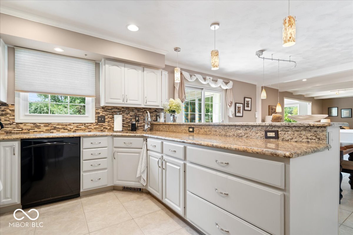 7214 Vauxhall Road Indianapolis, IN 46250 - Photo 18 of 51 Gallery Image 18