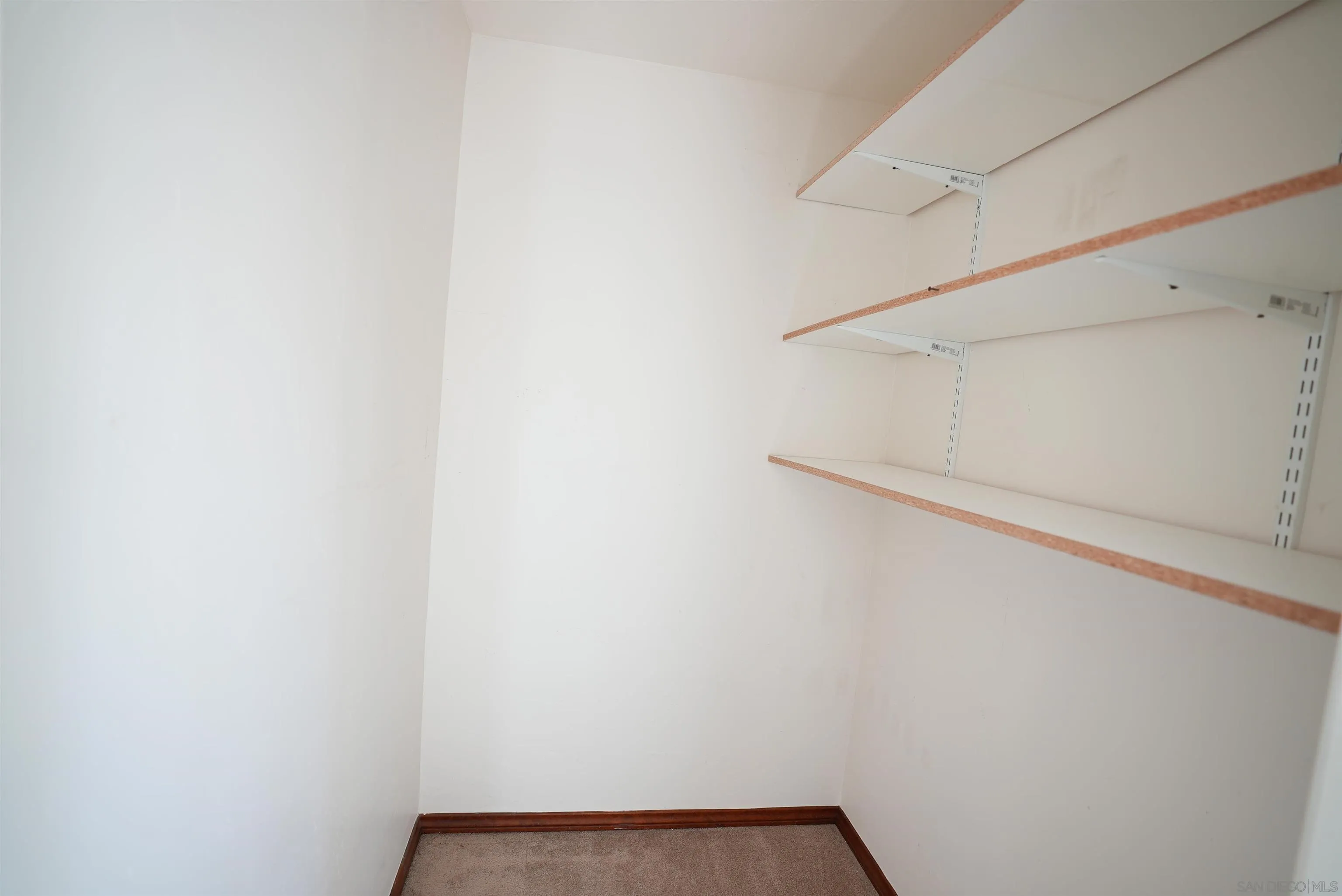 7902 Poplin Drive Santee, CA 92071 - Photo 32 of 59 a view of small space