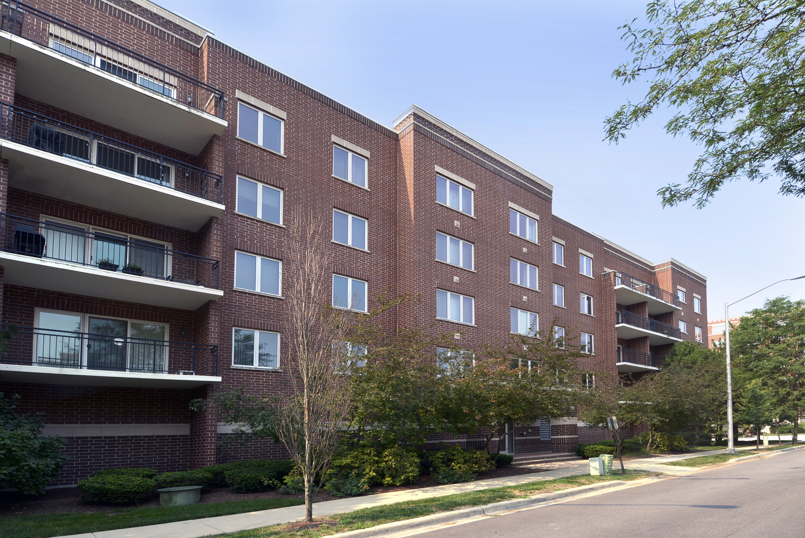1675 Mill Street, Unit 403 Des Plaines, IL 60016 - Photo 2 of 19
