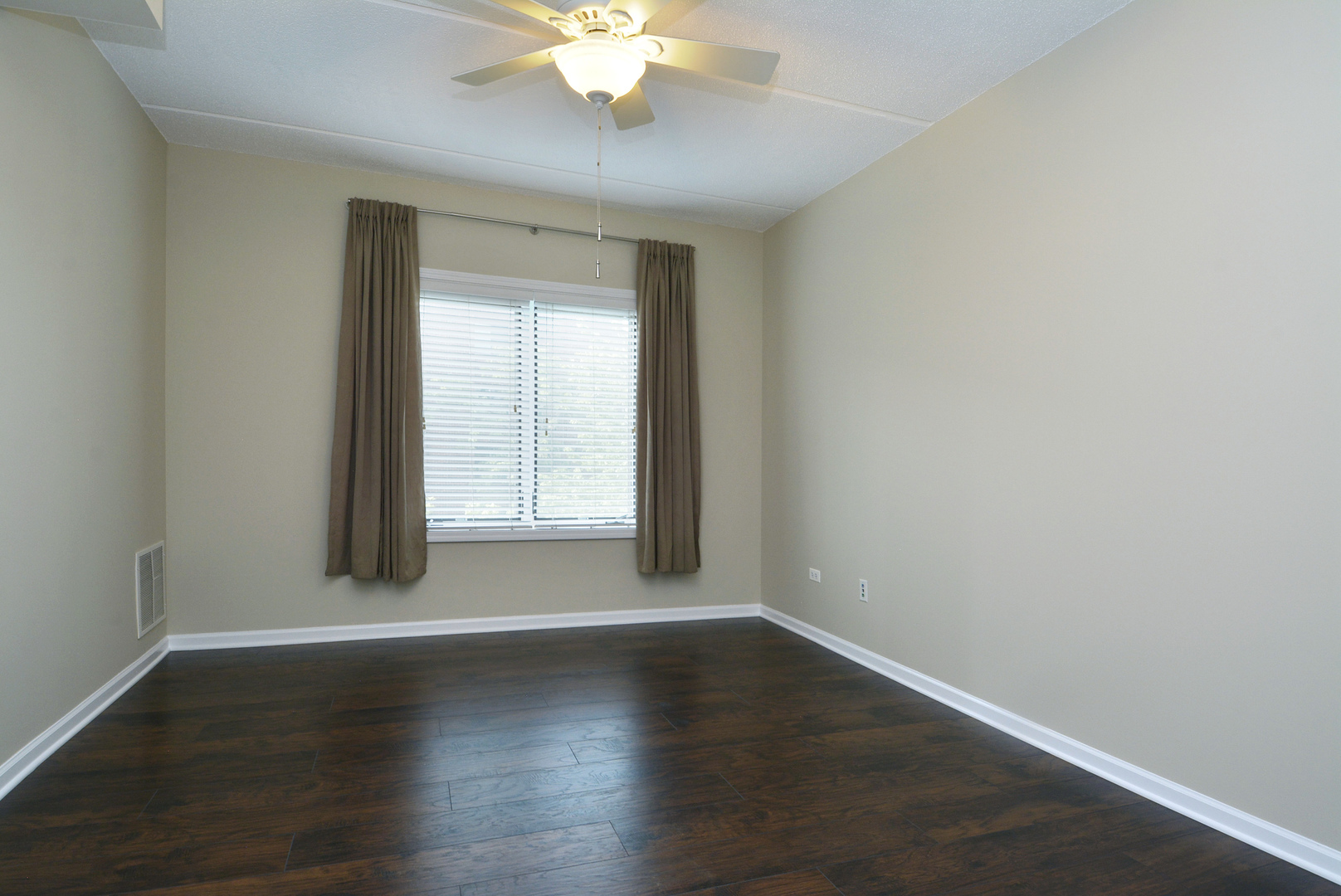 1675 Mill Street, Unit 403 Des Plaines, IL 60016 - Photo 11 of 19