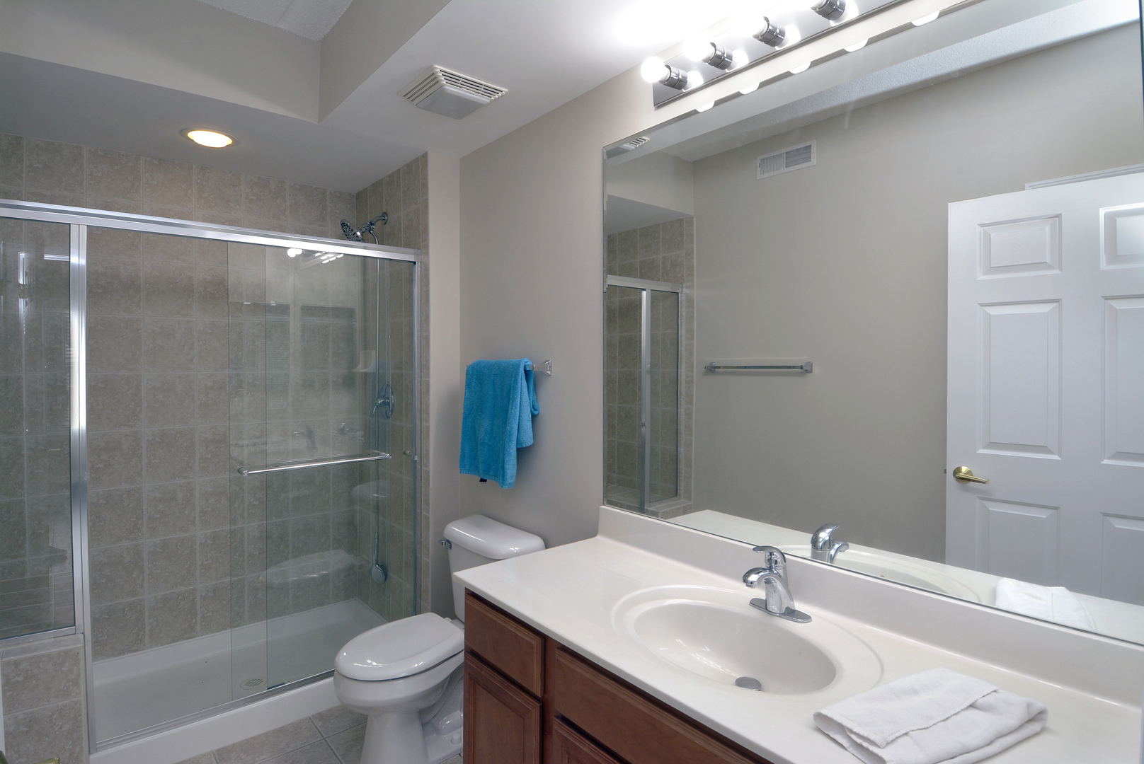 1675 Mill Street, Unit 403 Des Plaines, IL 60016 - Photo 9 of 19