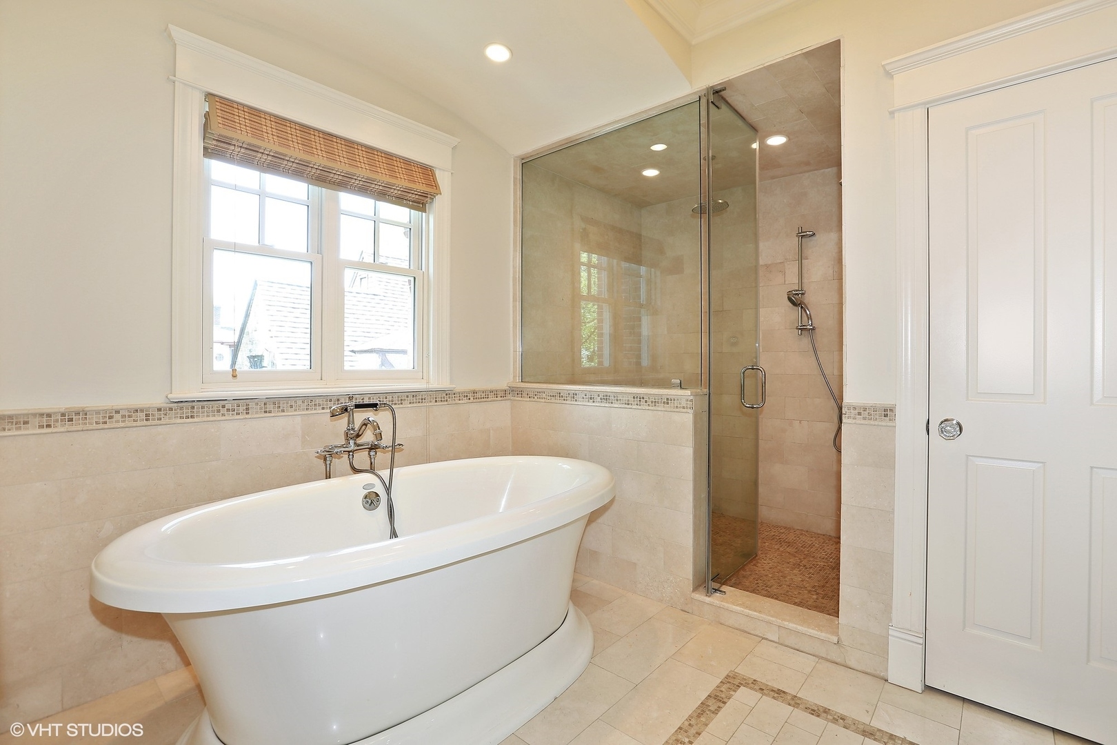 615 Courtland Avenue Park Ridge, IL 60068 - Photo 14 of 29 a white bath tub sitting next to a bathroom