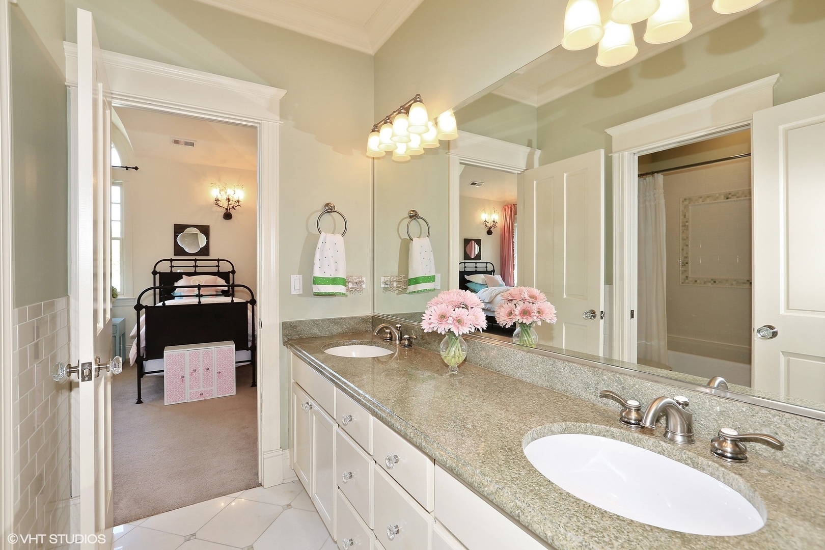 615 Courtland Avenue Park Ridge, IL 60068 - Photo 17 of 29 a en suite bathroom with a sink double vanity and a mirror