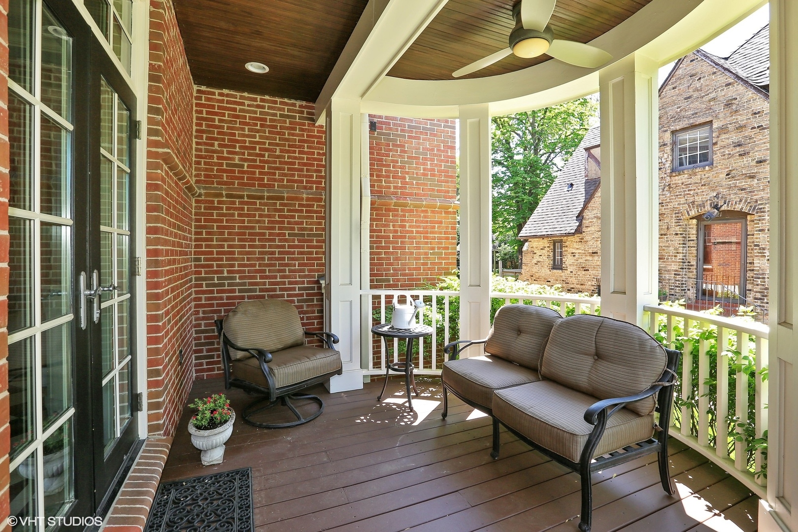 615 Courtland Avenue Park Ridge, IL 60068 - Photo 22 of 29 a building outdoor space with patio furniture