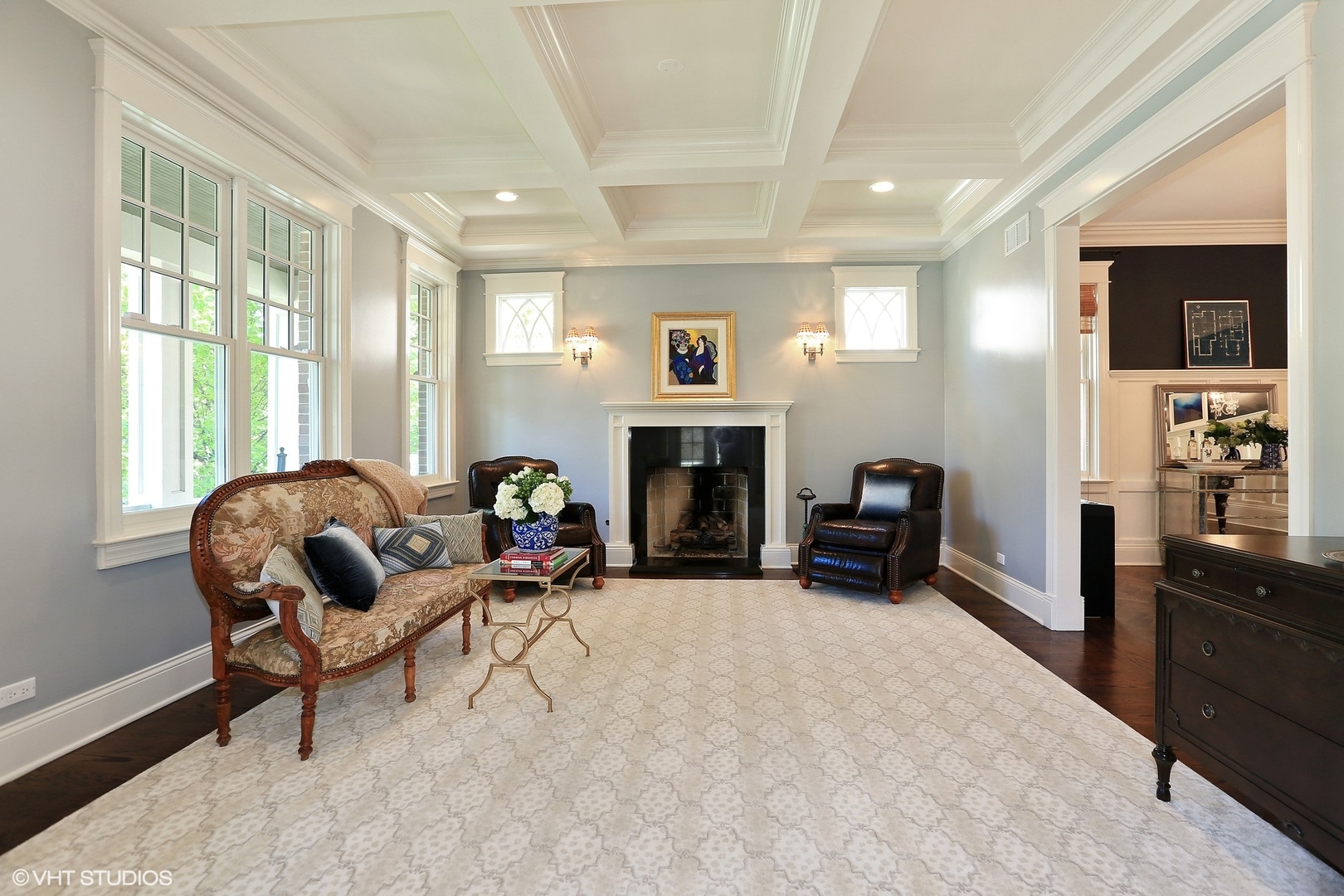 615 Courtland Avenue Park Ridge, IL 60068 - Photo 4 of 29 a living room with furniture and a fireplace