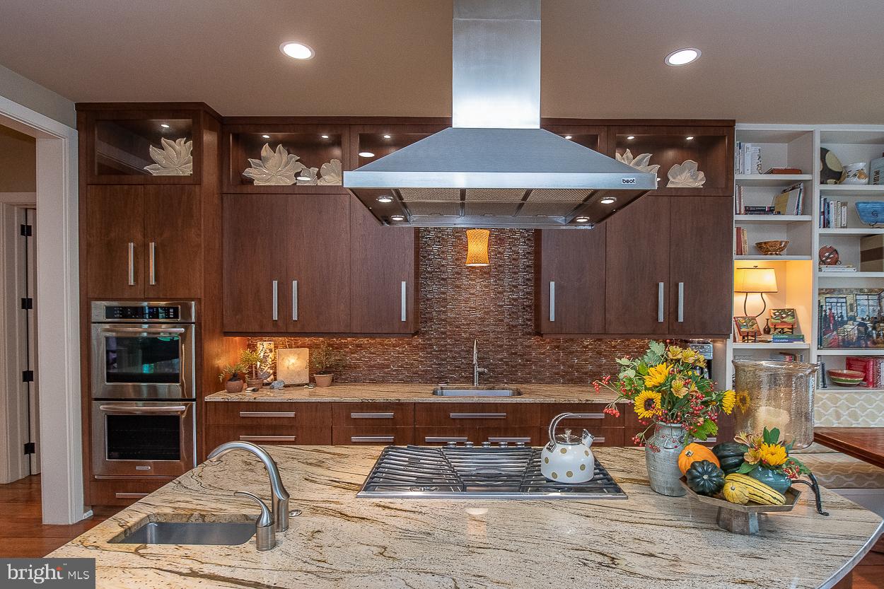 1419 Township Line Road Ambler, PA 19002 - Photo 25 of 65 Gas Cooktop/Hood/Island