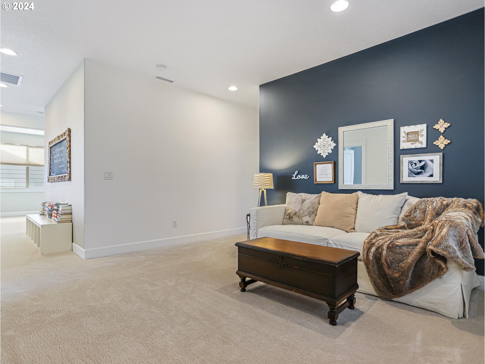 139 North 39th Court Ridgefield, WA 98642 - Photo 22 of 45 a spacious bedroom with a bed and window