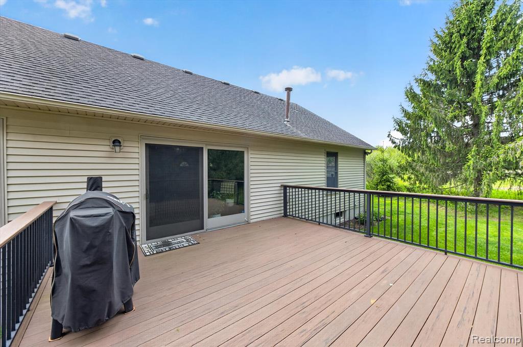 7659 Clyde Road Fenton, MI 48430 - Photo 31 of 52