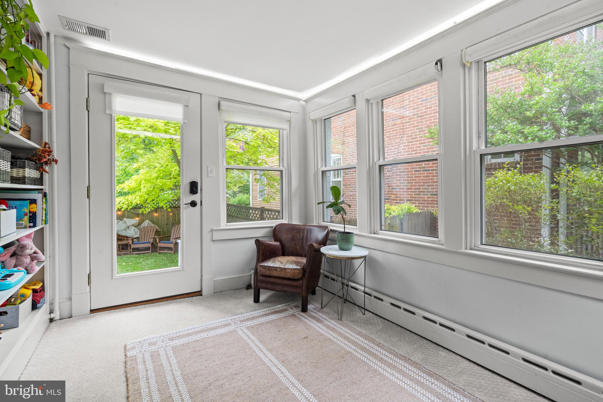 804 Russell Road Alexandria, VA 22301 - Photo 14 of 32 Sunroom