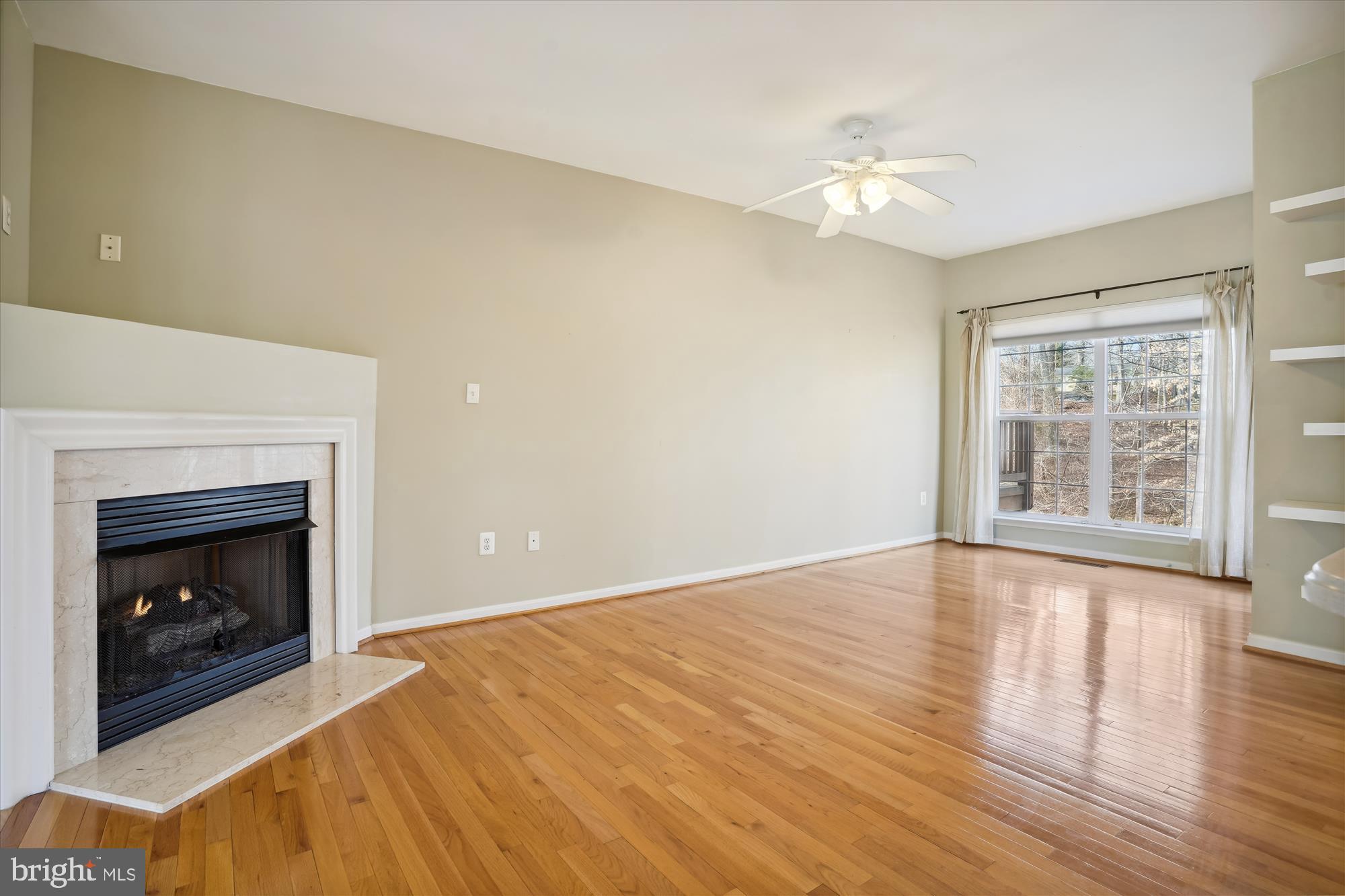 8427 Carmela Circle Springfield, VA 22153 - Photo 18 of 48 Family Room/Breakfast Area