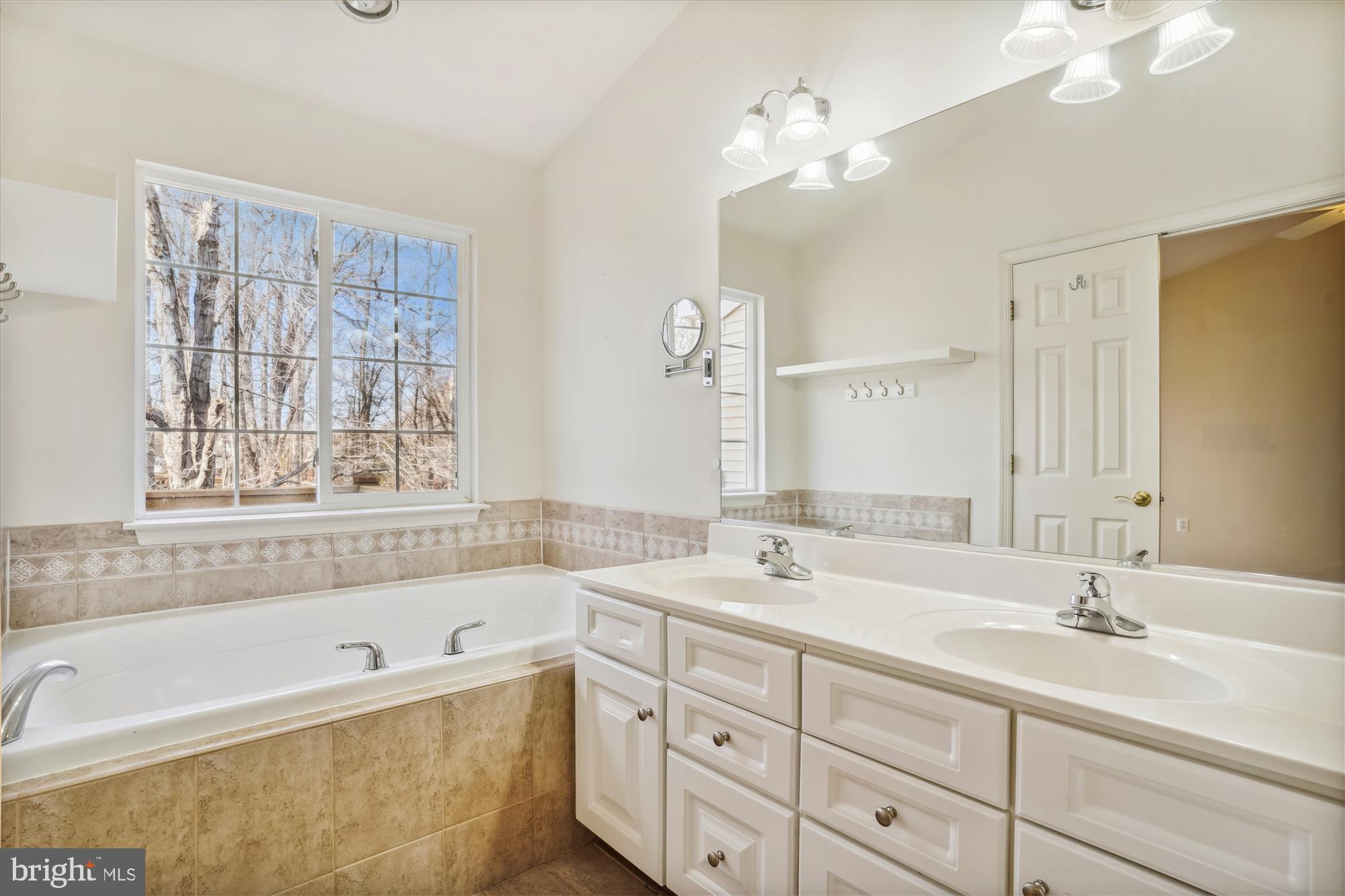 8427 Carmela Circle Springfield, VA 22153 - Photo 30 of 48 Primary Bath