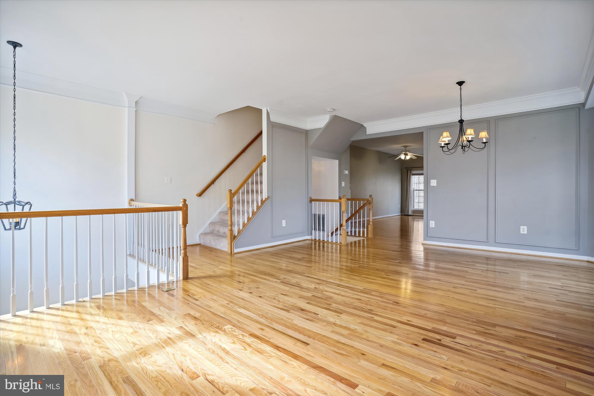 8427 Carmela Circle Springfield, VA 22153 - Photo 9 of 48 Living Room