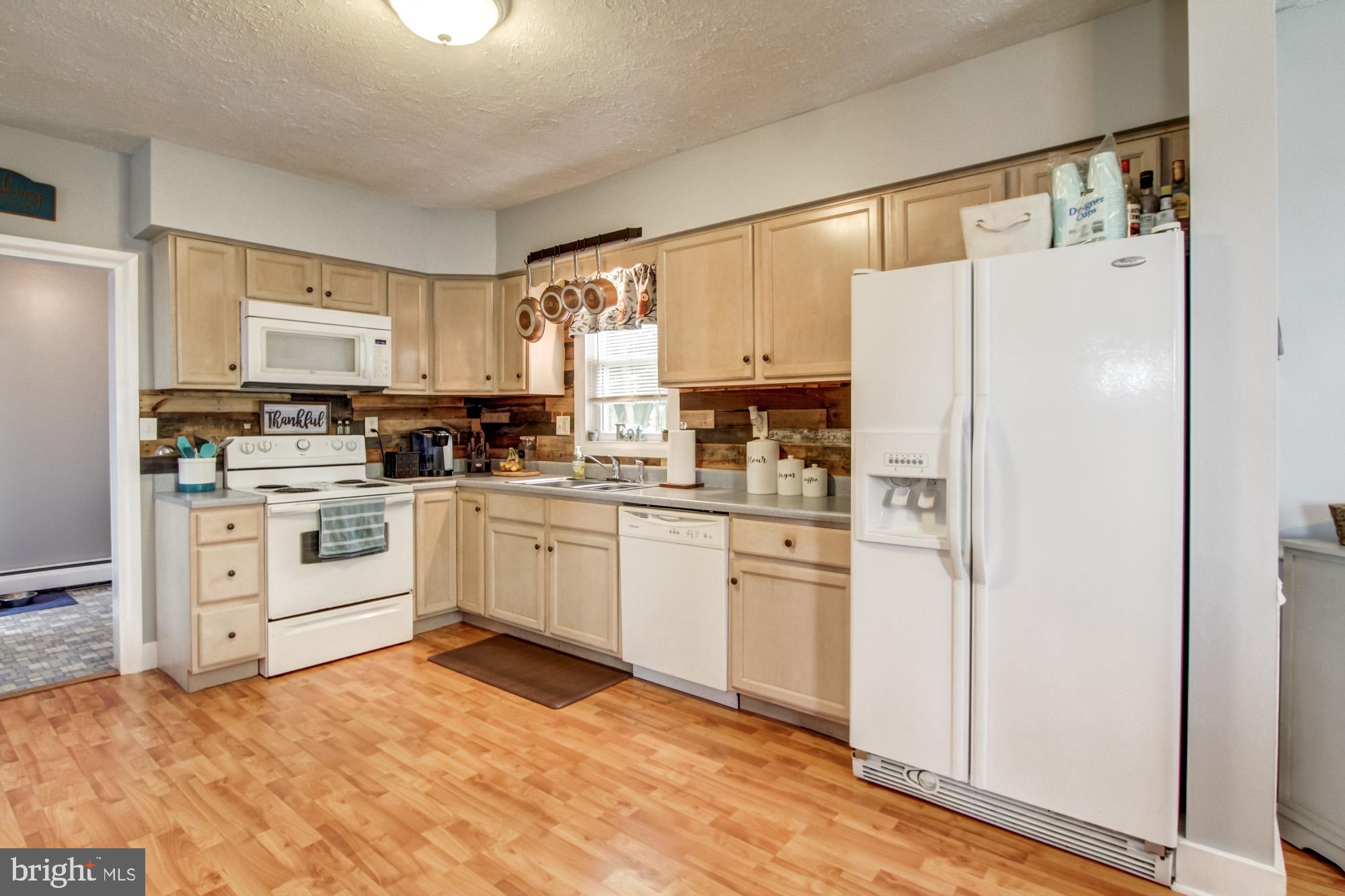 11536 Winterstown Road Red Lion, PA 17356 - Photo 8 of 25 Bright and Airy Kitchen