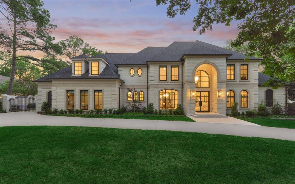 Welcome to the coveted Hollymead enclave in Cochran's Crossing! Fully renovated custom situated on the Palmer golf course.