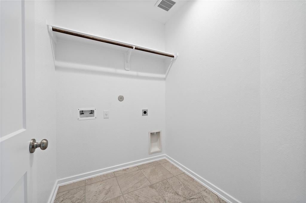 29202 Everett Ridge Lane Fulshear, TX 77441 - Photo 18 of 21 Laundry / Utility Room