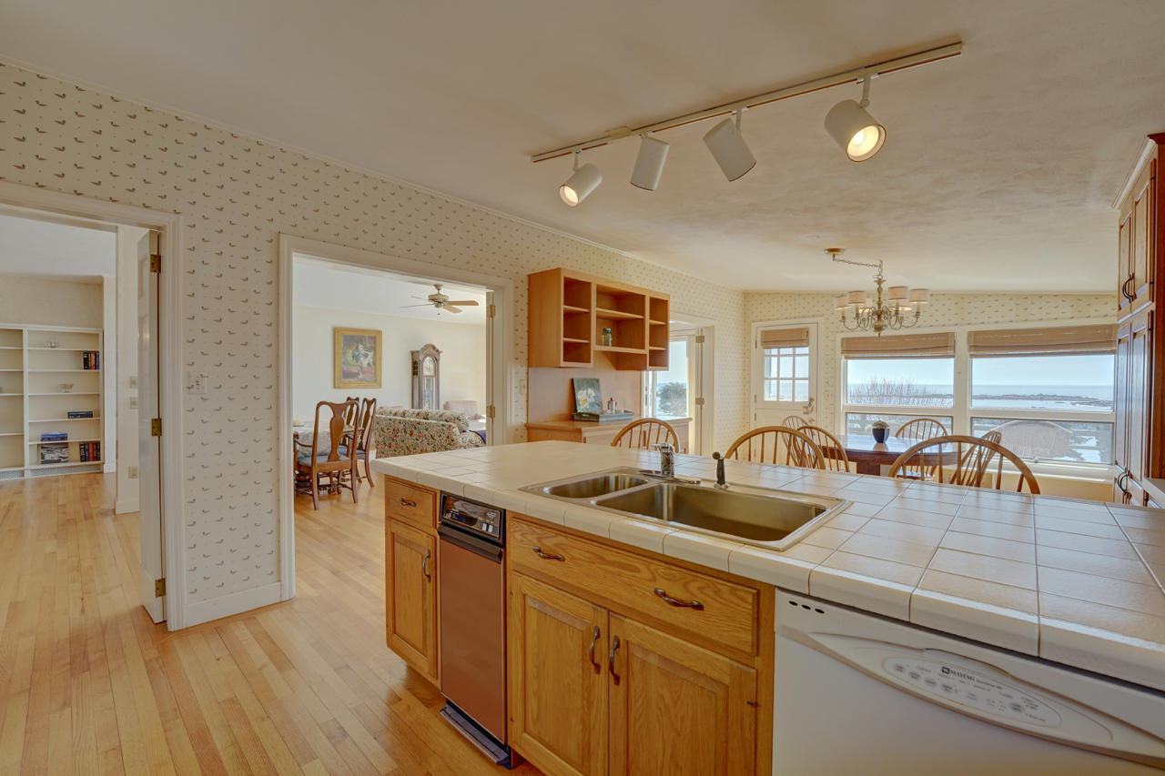 112 Goodwin Road Kittery, ME 03905 - Photo 14 of 37 012