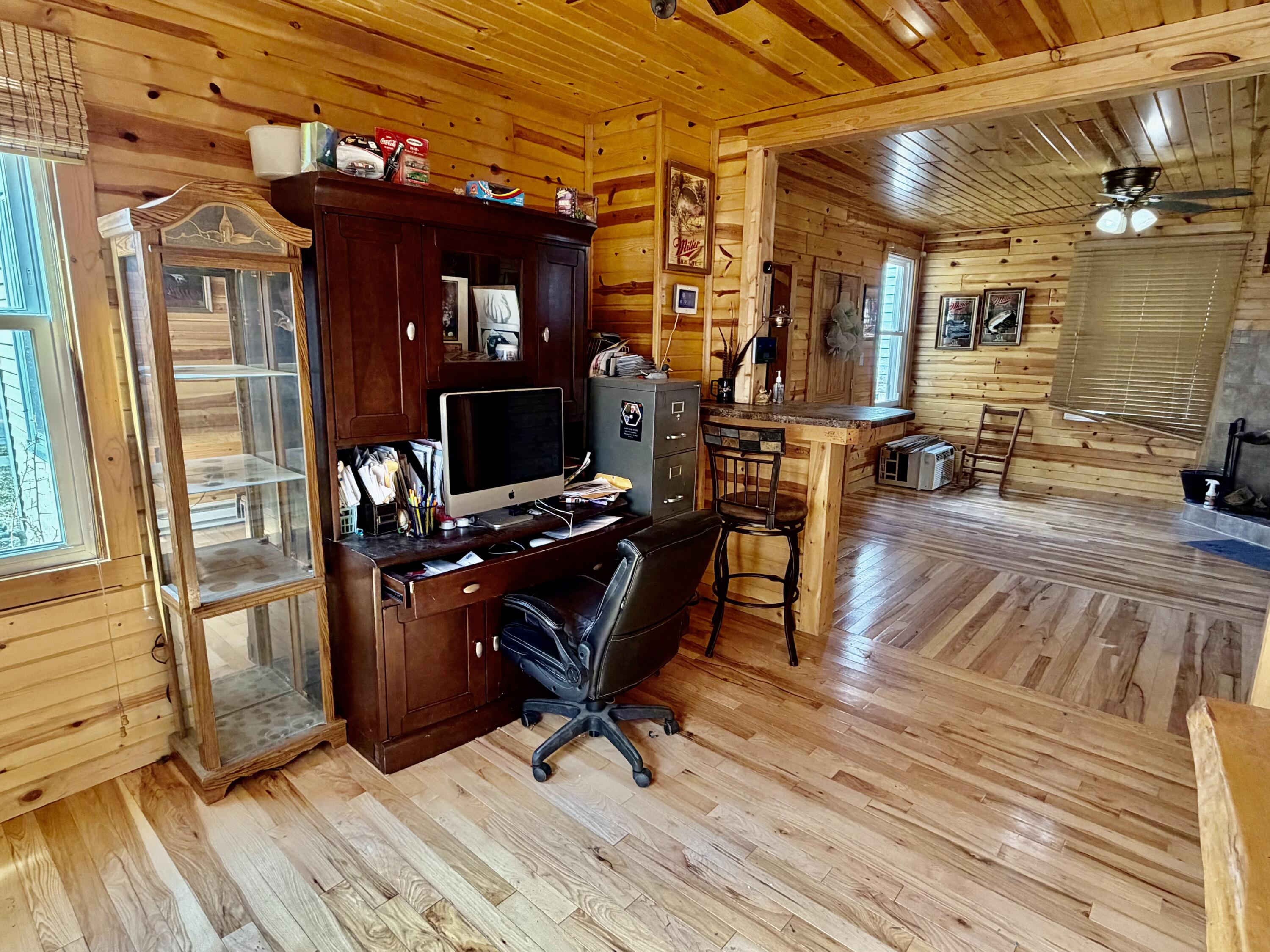 615 South Spring Street Beaver Dam, WI 53916 - Photo 17 of 38 Office