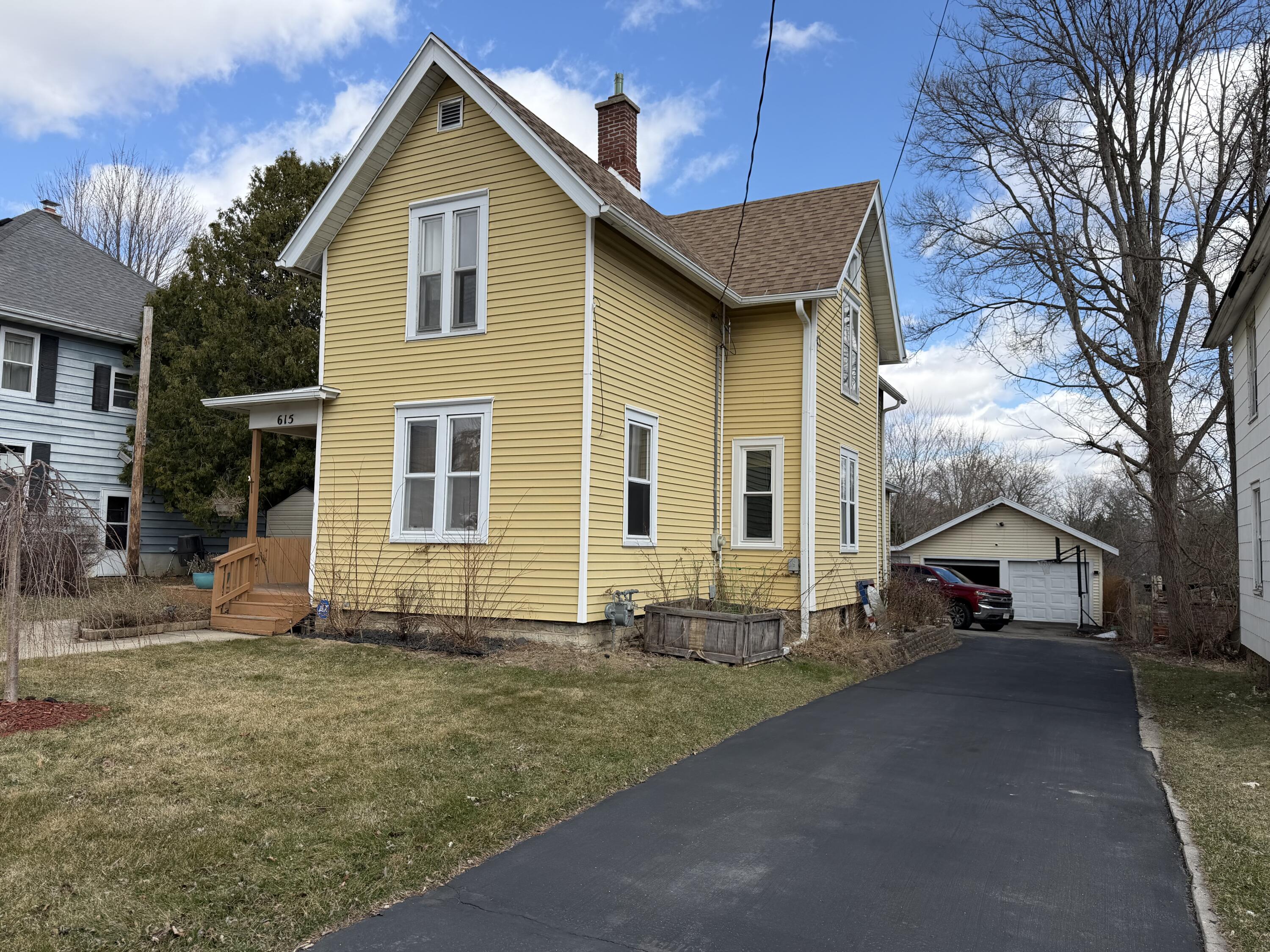 615 South Spring Street Beaver Dam, WI 53916 - Photo 2 of 30 Front of house