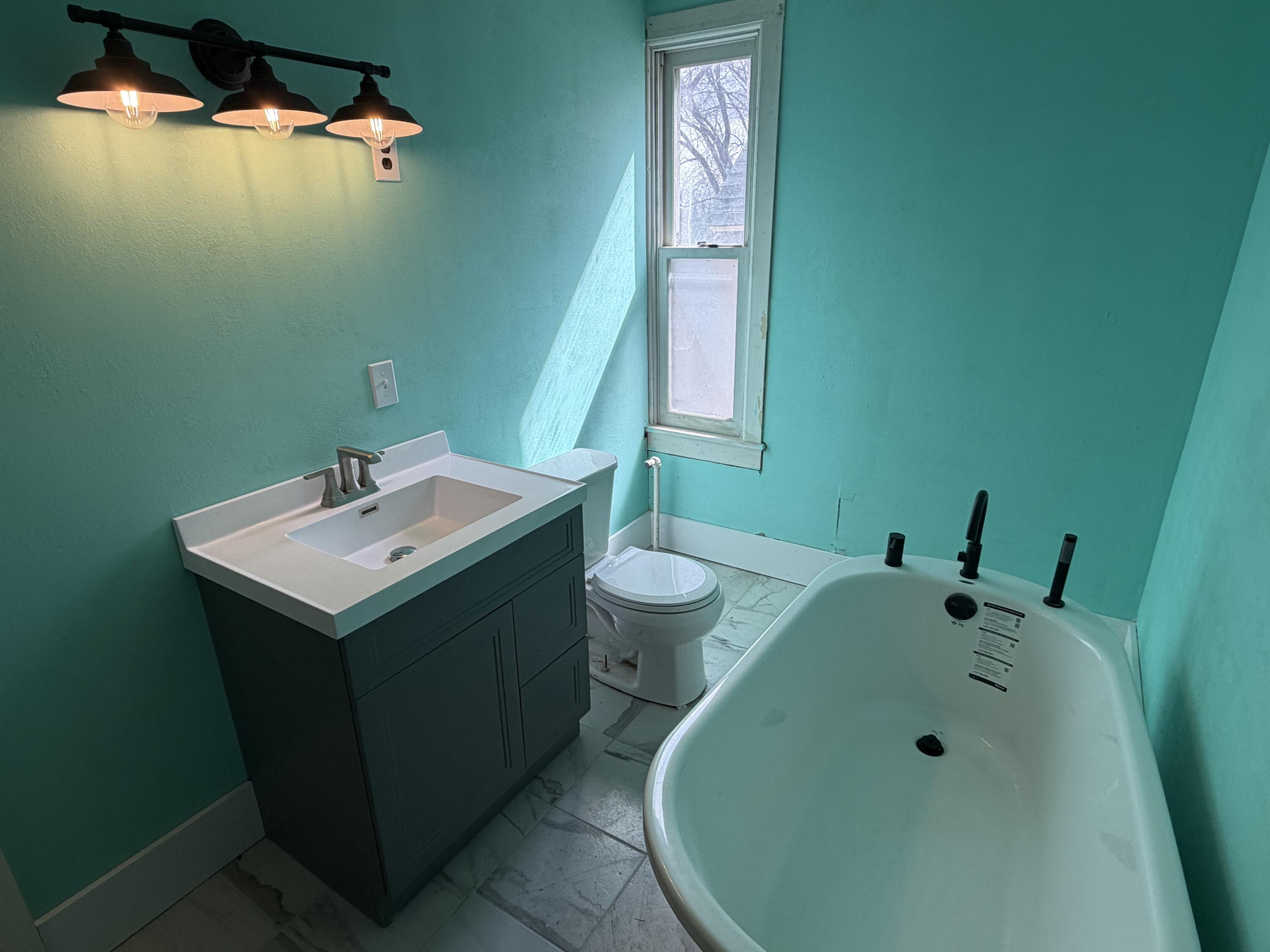 615 South Spring Street Beaver Dam, WI 53916 - Photo 22 of 38 Upstairs bath
