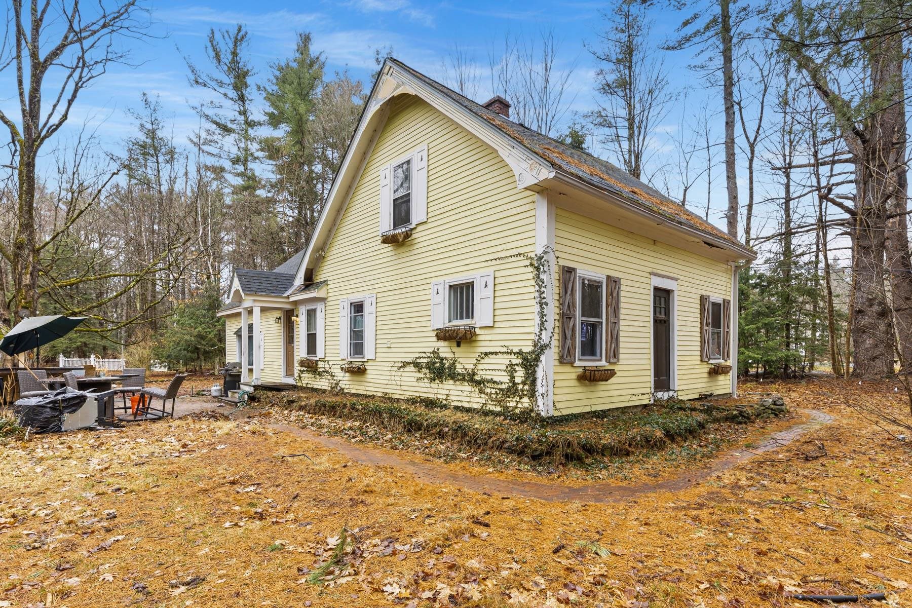 8 Wilson Hill Road Merrimack, NH 03054 - Photo 1 of 36 Gallery Image 1