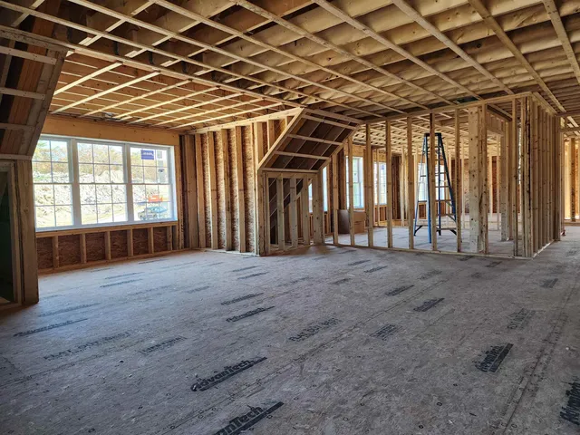 $1,120,000 | 52 Daniel Road, Derry, NH 03038