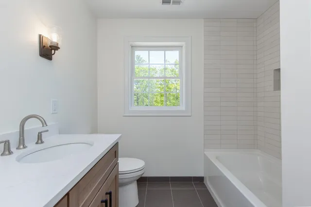 $1,120,000 | 52 Daniel Road, Derry, NH 03038