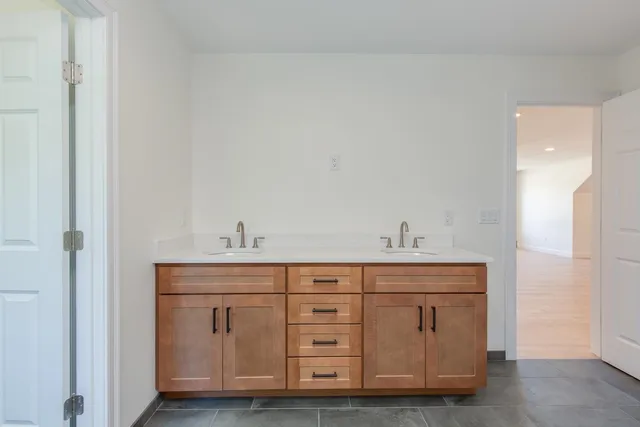 $1,120,000 | 52 Daniel Road, Derry, NH 03038