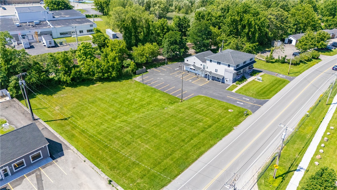 581 Whitney Road West Perinton, NY 14450 - Photo 11 of 38