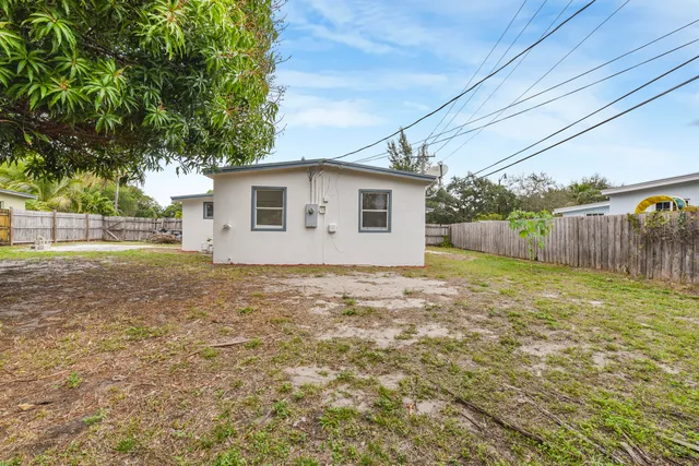 $385,000 | 1560 Northeast 43rd Street, Pompano Beach, FL 33064