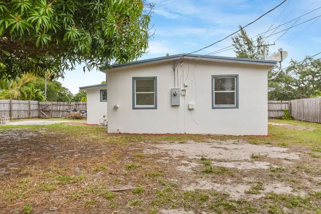 $385,000 | 1560 Northeast 43rd Street, Pompano Beach, FL 33064