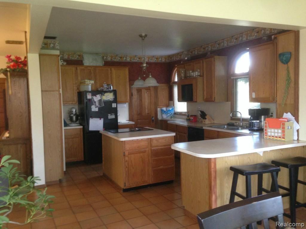 2555 South Lapeer Road Lapeer, MI 48446 - Photo 2 of 35 IMG_0964.jpg
