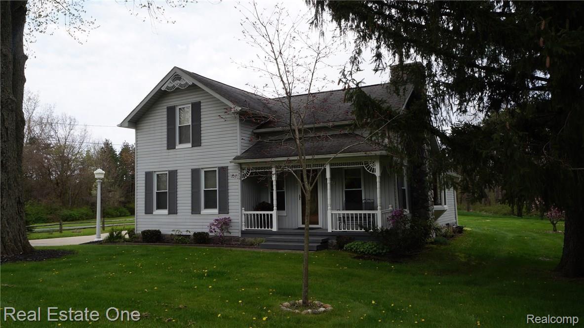 60649 Mt Vernon Road Rochester, MI 48306 - Photo 4 of 31 DSC02859.JPG