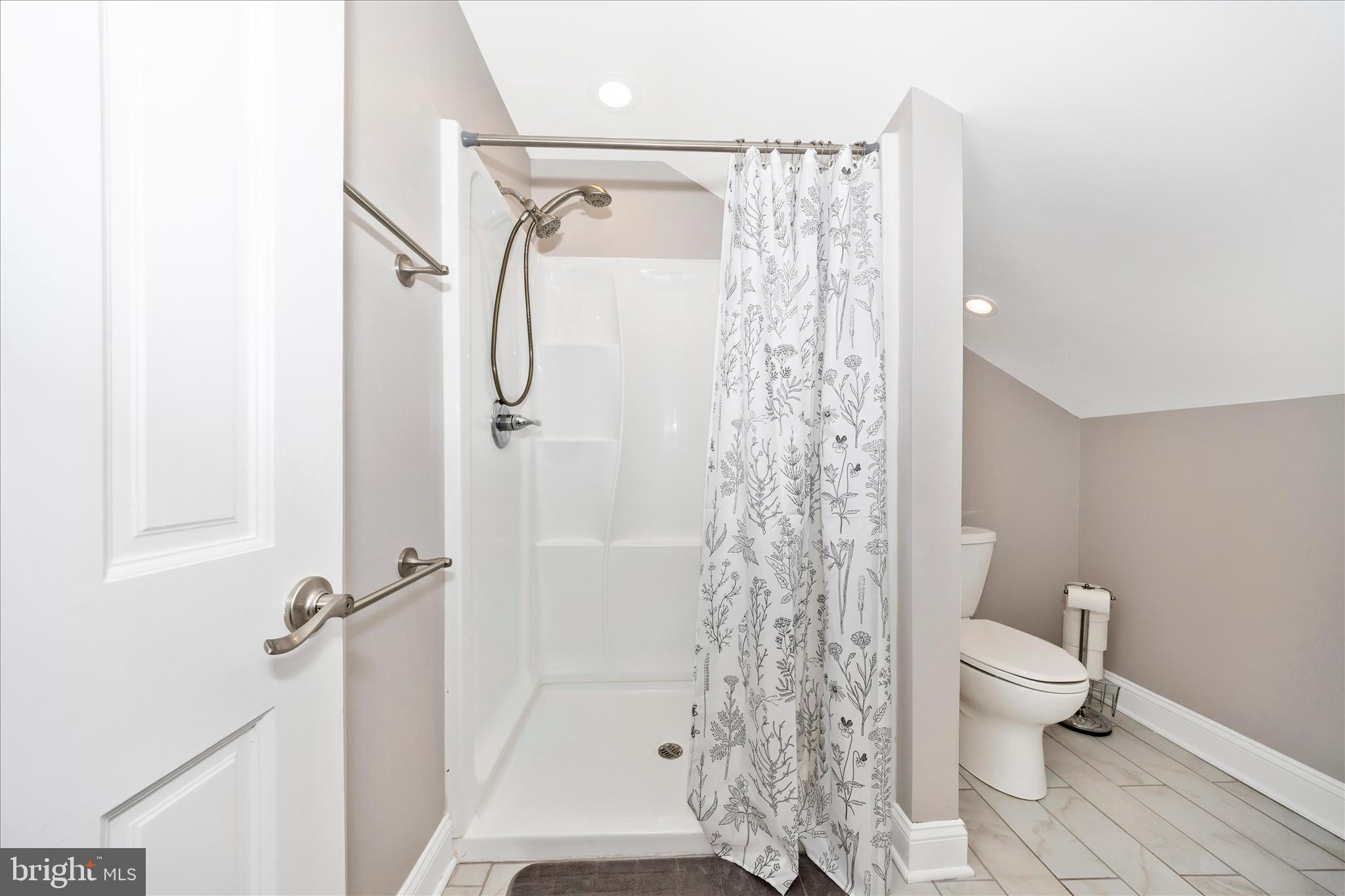 9401 Baltimore Road Frederick, MD 21704 - Photo 32 of 48 Hall Bathroom