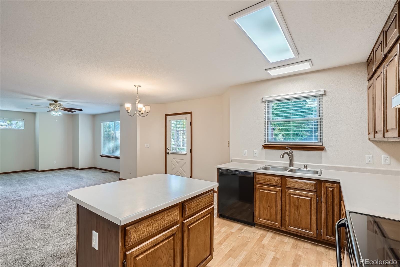 12079 Ivy Circle Brighton, CO 80602 - Photo 8 of 28