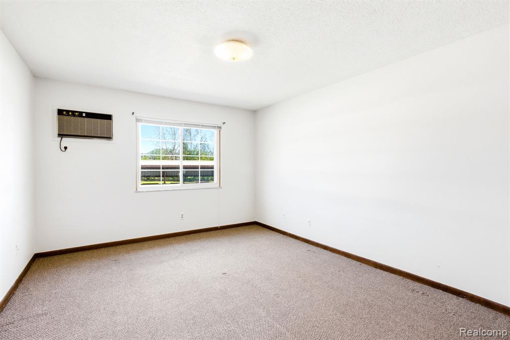 1900 River Road, Unit 2 Marysville, MI 48040 - Photo 17 of 30
