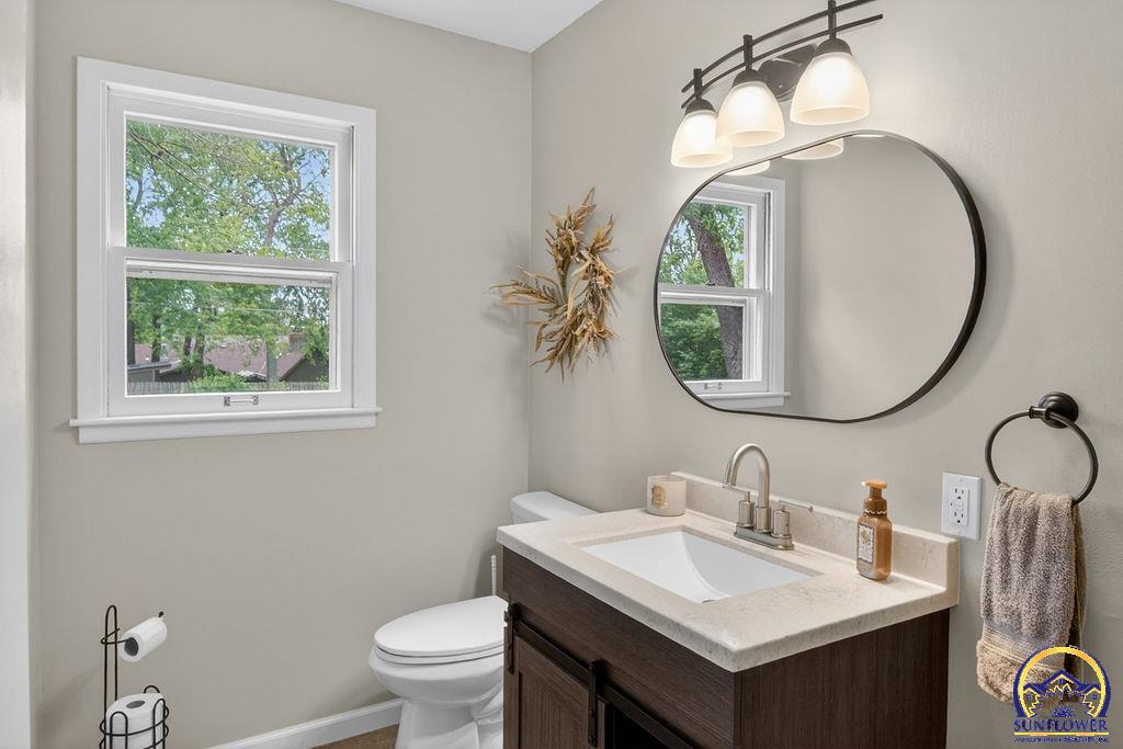 5838 Southwest 25th Street Topeka, KS 66614 - Photo 12 of 50