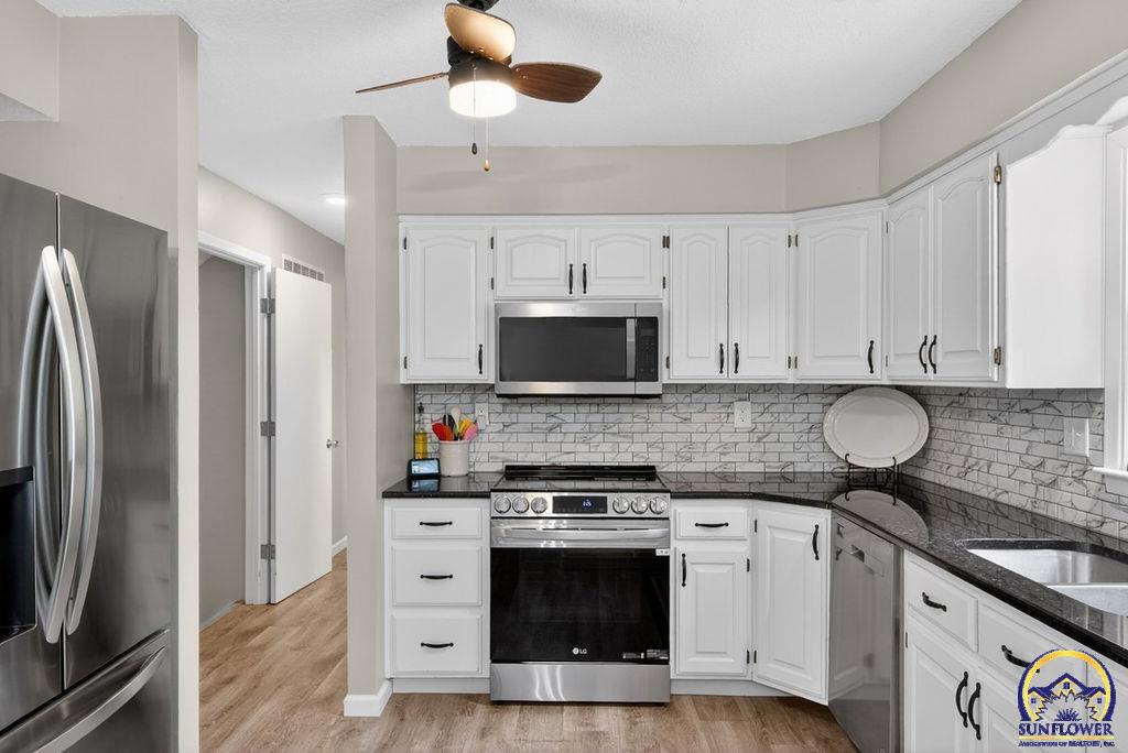 5838 Southwest 25th Street Topeka, KS 66614 - Photo 21 of 50
