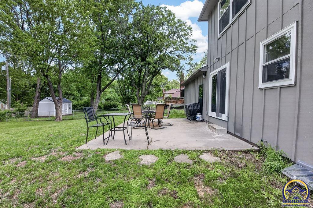 5838 Southwest 25th Street Topeka, KS 66614 - Photo 45 of 50