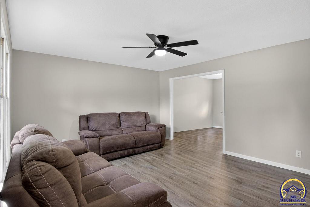 5838 Southwest 25th Street Topeka, KS 66614 - Photo 6 of 50
