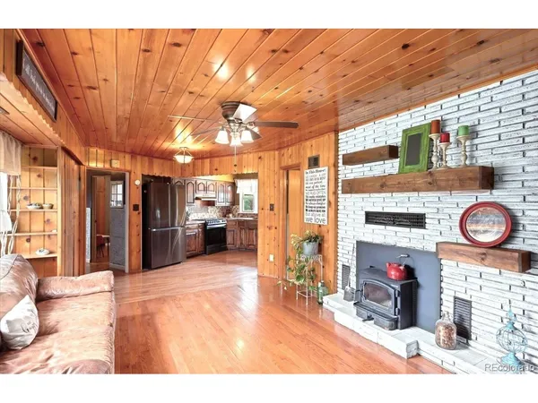 a view of a porch and a garage