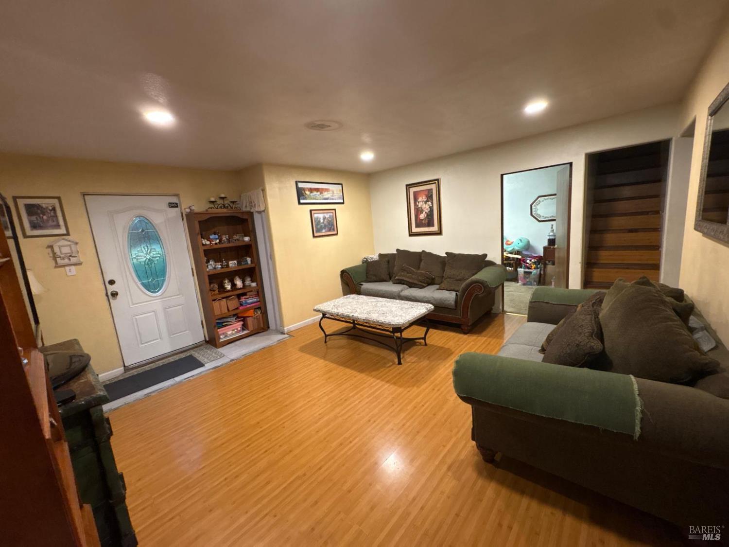 230 Shell Lane Willits, CA 95490 - Photo 31 of 32 a living room with furniture and a flat screen tv