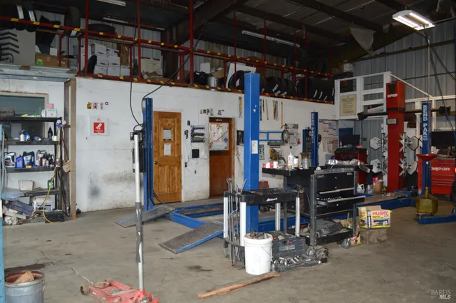 $650,000 | 230 Shell Lane, Willits, CA 95490