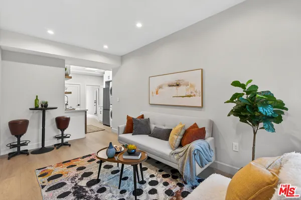 $1,349,000 | 2931 South Bronson Avenue, Los Angeles, CA 90018