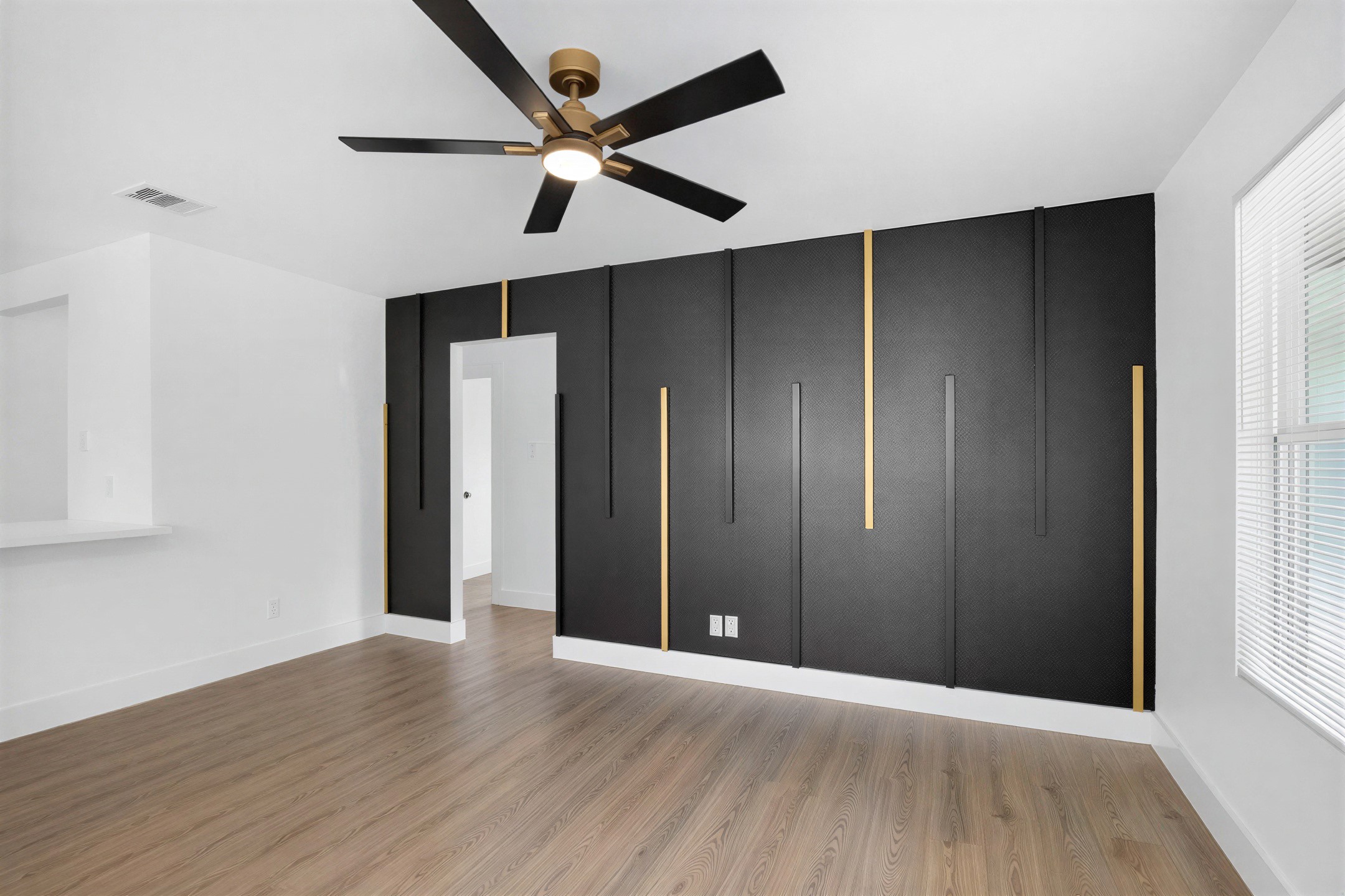 1015 Roper Street Houston, TX 77034 - Photo 5 of 48