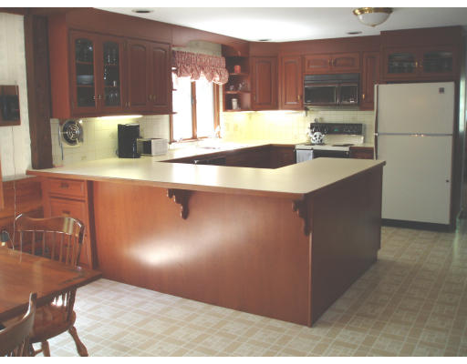 22 Olde Lantern Road Acton, MA 01720 - Photo 2 of 7 Gallery Image 2