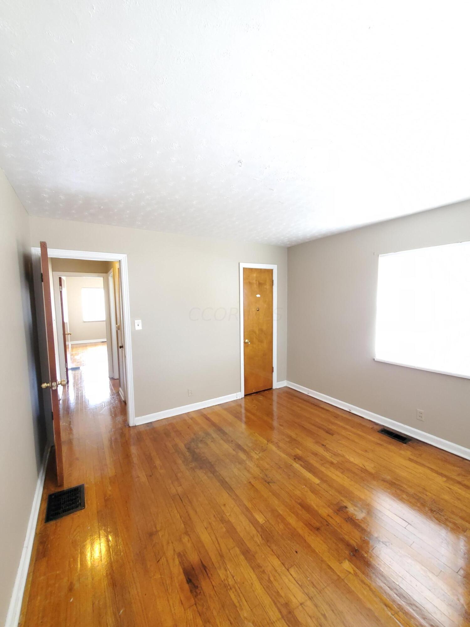 688-690 South James Road Columbus, OH 43213 - Photo 8 of 56 20240207_130825