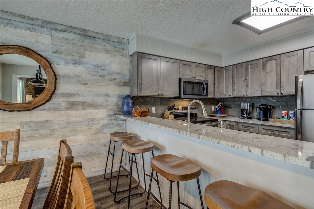301 Pinnacle Inn Road, Unit 3107 Beech Mountain, NC 28604 - Photo 11 of 27 Gallery Image 11
