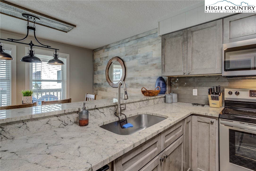 301 Pinnacle Inn Road, Unit 3107 Beech Mountain, NC 28604 - Photo 8 of 27 Gallery Image 8