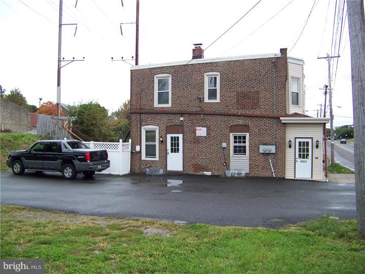 8517 Lansdowne Avenue Upper Darby, PA 19082 - Photo 2 of 9