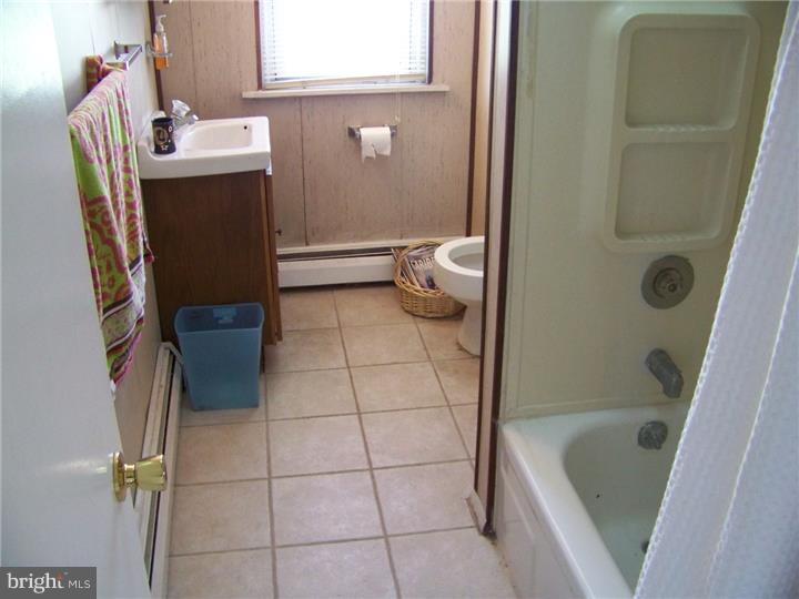 8517 Lansdowne Avenue Upper Darby, PA 19082 - Photo 8 of 9
